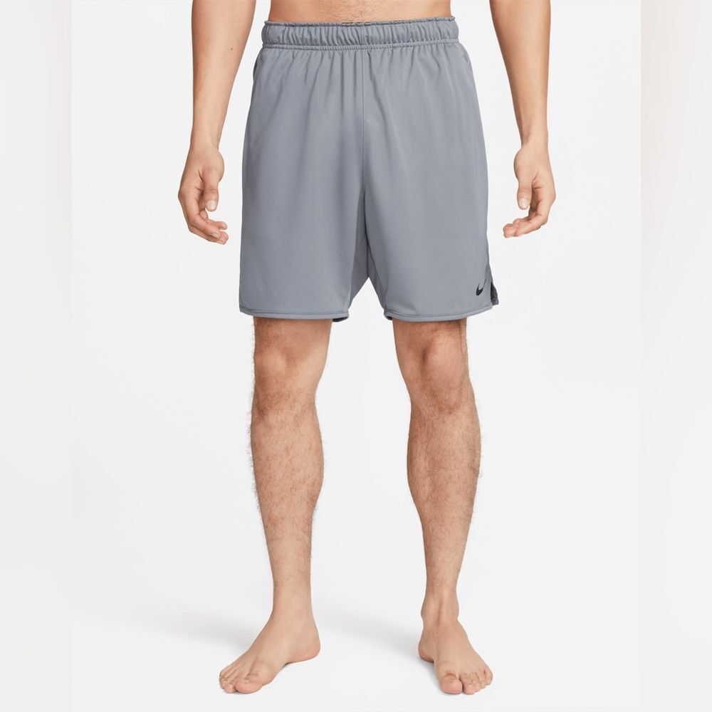 Nike Totality
Men's Dri-FIT 7" Unlined Versatile Shorts